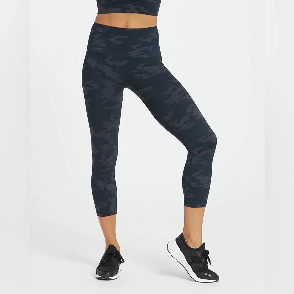 Spanx • Look at Me Now Seamless Cropped Leggings